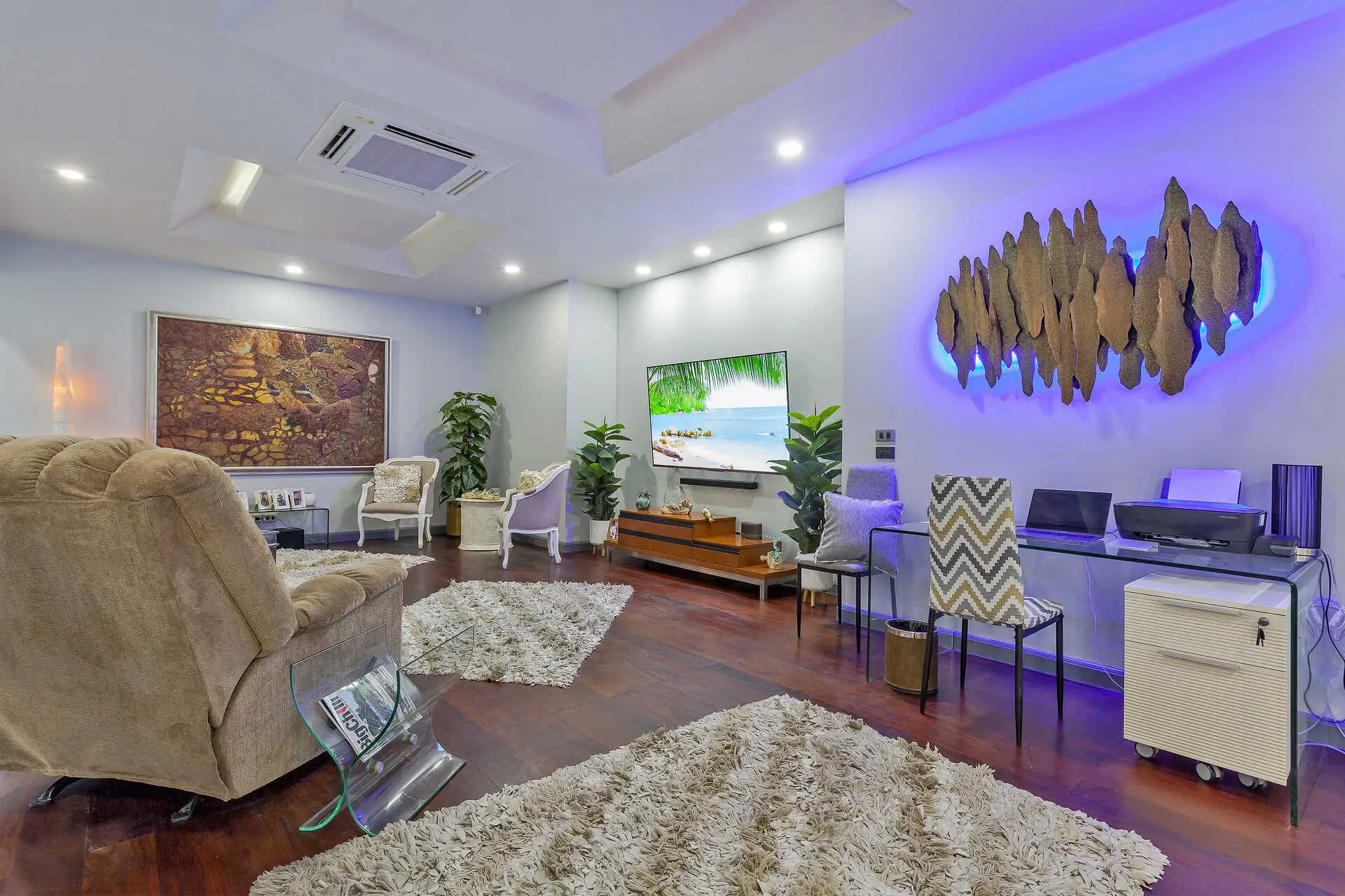 Upstairs Lounge
